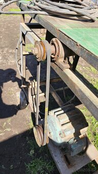 Velká cirkulárka, silný motor. - 5