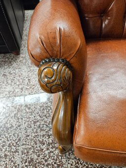 KOŽENÁ SEAČKA V ANGLICKOM ŠTÝLE,V TOP STAVE 3+1+1 - 5