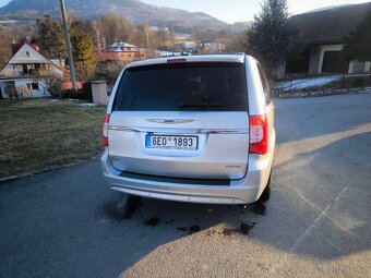 Chrysler Town and Country STOWN 3,6 Benzín 211 Kw - 5