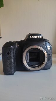 Zrcadlovka Canon 60D - 5