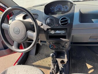 Chevrolet Spark 0.8i 38KW, Vyšší nastupování - 5