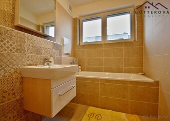 Pronájem bytu 1+kk, 36 m2 s balkónem a parkovacím stáním - H - 5