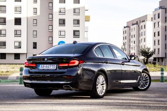 BMW Rad 5 530iX HEV G30 AT/8 2020 /AJ NA SPLÁTKY/PROTIÚČET - 5