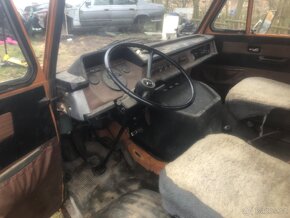 Mercedes Benz 207 - 5