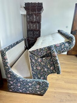 Starožitné sofa, rozkládací, nový potah. - 5