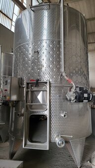 Vinifikátor objemu 11.400 L s vyhrnovaním - 5