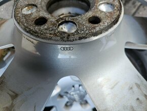 Originál kola Audi 17" vč zimní pneu - 5