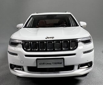 Jeep Grande Commander 1:18 - 5