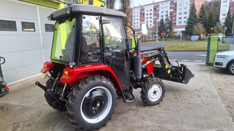 Predám Malotraktor 40hp 4x4 kabina + čelny nakladač - 5