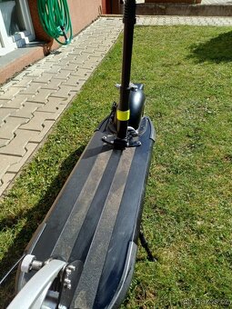 Elektrická koloběžka City Boss V4L černá - stav perfektní - 5