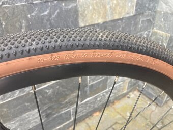 Gravel kolo - karbon - M rám - 5