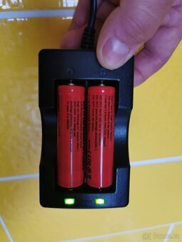 Li-Ion ICR18650 - 4 baterie a Dvojitá nabíječka = SADA - 5
