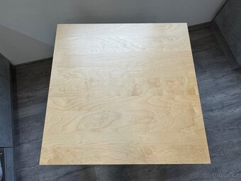 Rozkládací jídelní stůl se čtyřmi židlemi - 5