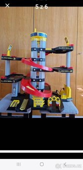 Garáž s výtahem a heliportem - 5