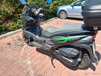 Kawasaki J300 - 5