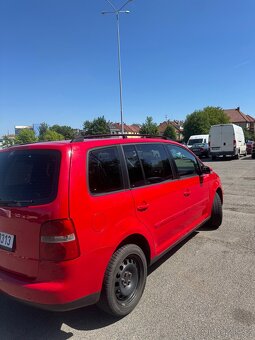 Volkswagen Touran - 5
