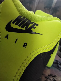 Tenisky Nike Air Max Invigor, velikost 39 - 5