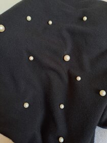 Černý top s perličkami H&M, vel. 38/40 - 5