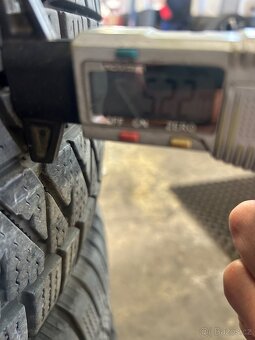Zimní pneu 235/45 R20 100W - 5