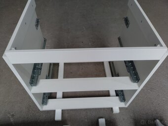 Koupelnová skříňka 60 - 5