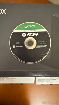 Xbox Series X 1Tb + 2 ovladače, FIFA 24 - 5