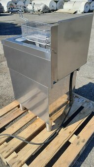 Elektrická fritéza Mareno FQE 41 na podestavbě. ( 9 kw - 5