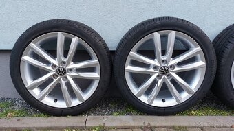 Alu kola 5x100 r17 originál vw polo letní pneu - 5