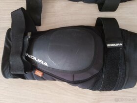 Chranice kolen Endura MT 500 Hard Shell - 5