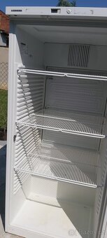 Lednice Liebherr výška 170cm.Vlezou tam i velké přepravky - 5