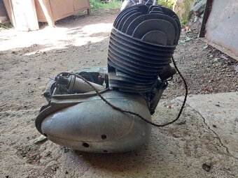 Motor Jawa kývačka panelka 353 559 - 5