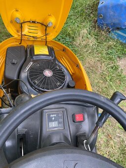 Zahradní traktor zn. MTD - 5