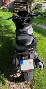 Skútr Honda PCX 125 rv. 2024 JAKO NOVÝ - 5