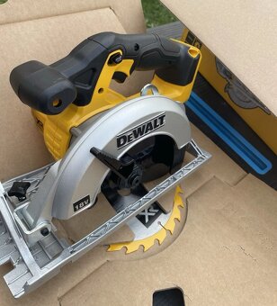 Aku kotoučová pila DEWALT DCS391N - 5