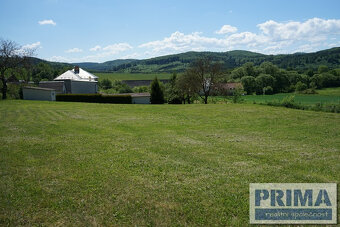 Rovinatý stavební pozemek 1023 m2 na okraji obce Bouzov - 5