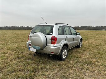 TOYOTA Rav4 2.0 D4D 4x4 plně funkční - 5