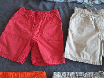 Prodám kratasy vel.92-98-104-7ks=100Kč - 5