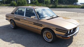 Prodám BMW 525, e12, r.v. 10/1980, zlatá, design ALPINA - 5