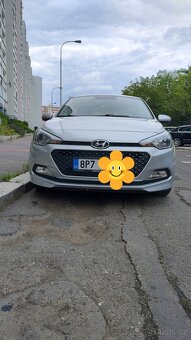 Prodám auto Hyundai i20 - 5