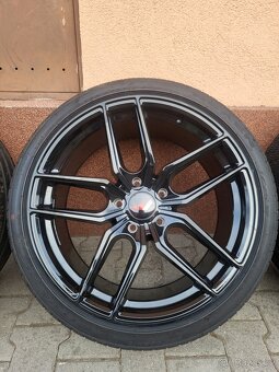 Bmw kola JR25 5x120 255/35 R19 - 5