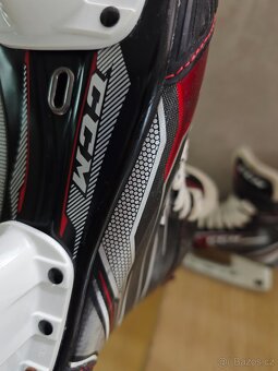 Nové Hokejové brusle CCM jetspeed FT470 vel 42,5 - 5