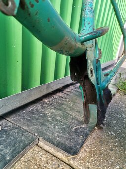 Stadion S11 kostra s ušima - 5