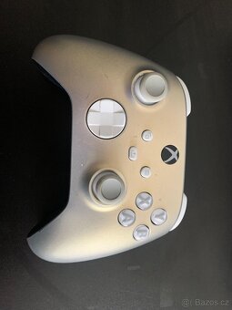 Prodám Xbox Series S 512GB + 2 ovladače + nabíjecí stanice - 5