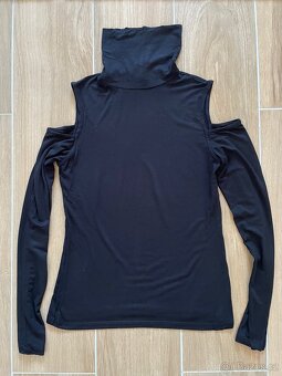 Černé tričko/rolák s holými rameny Orsay - 5