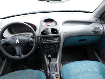 Peugeot 206 1,1 i KLIMATIZACE-HNED ODJÍŽDÍTE - 5
