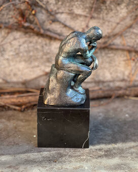 Bronzová socha Myslitel umělecká soška replika díla A Rodin - 5