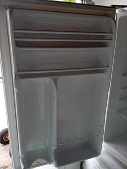 ✅ Malá lednice Samsung SRG-148 – 124 l - 5