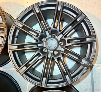 Porsche 21" 4ks alu disky. Porsche GTS Spider - 5