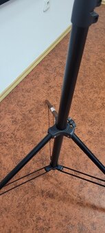 Studiový stativ pro blesky a světla - 5