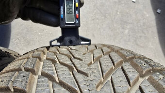 Zimní pneu 205/60/16 Good Year - 5