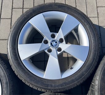 Octavia - 17 Denom + letní 225/45 Dunlop - 5